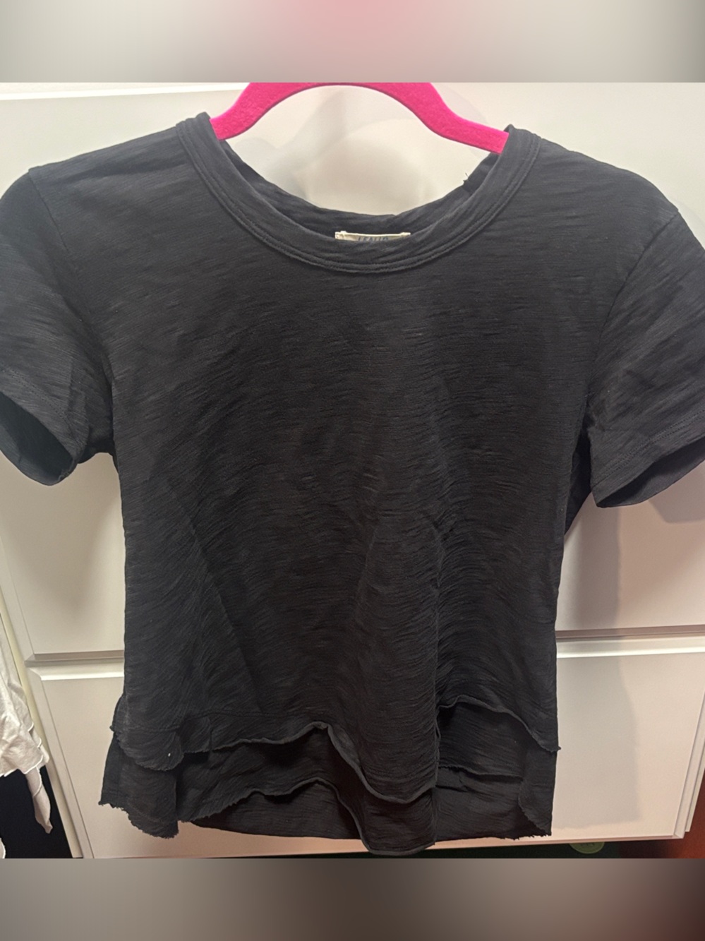 Leallo Black Women’s “Daisy” Short Sleeve Tee XS